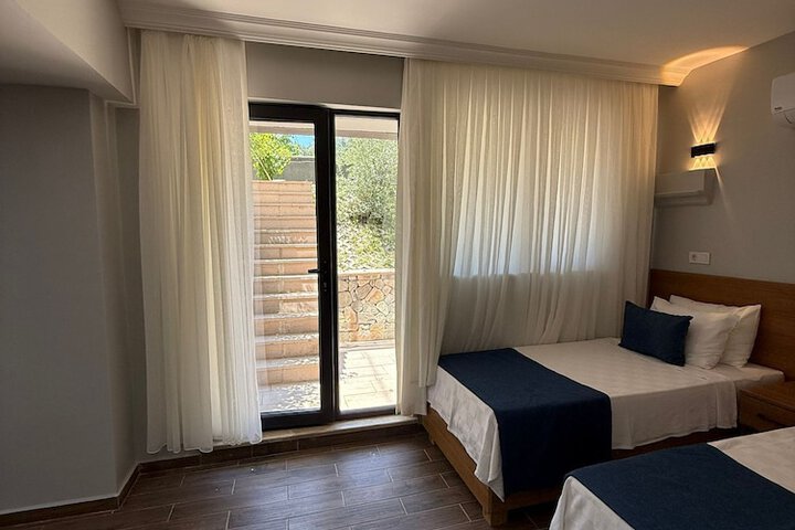 Room 12 of 31