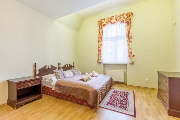 Room 12 of 92