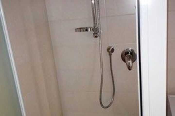 Room 2 of 11