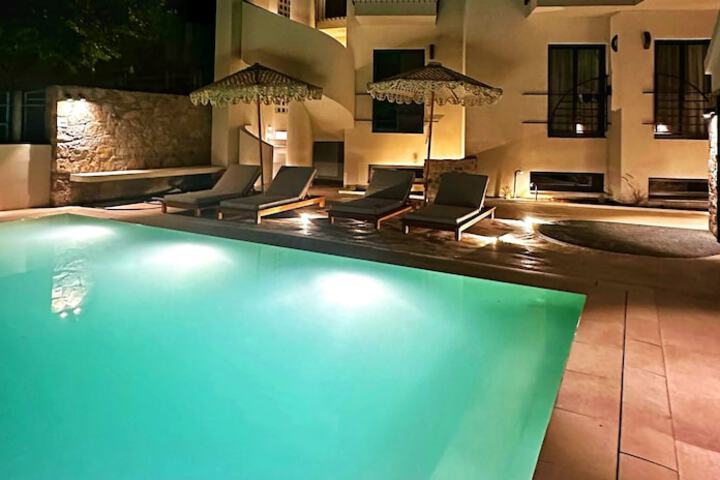 Pool 16 of 25