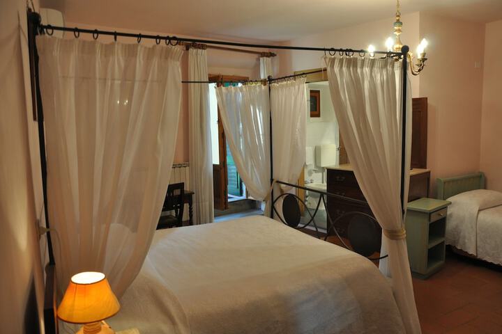 Room 15 of 35