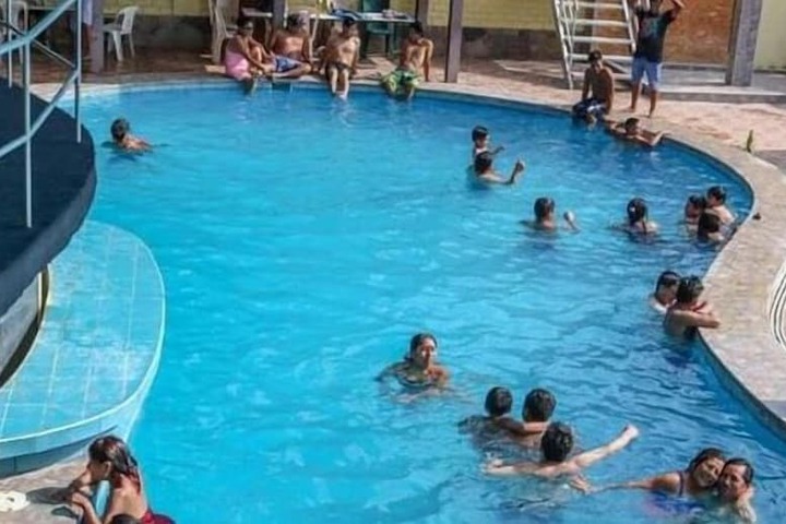 Pool 21 of 32