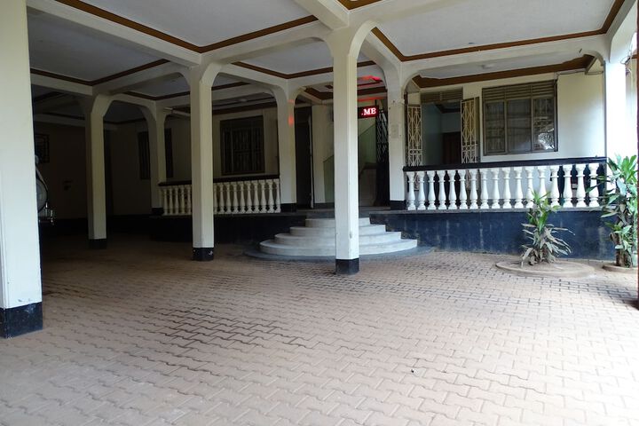 Property Grounds 25 of 26