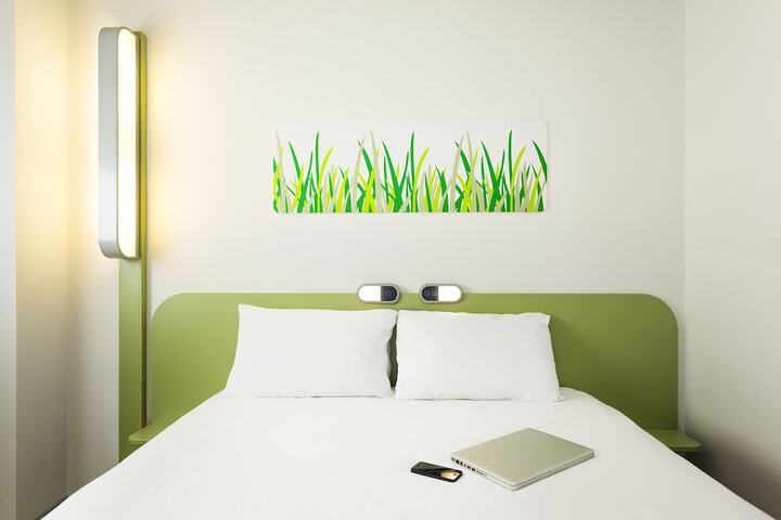 Room 5 of 41