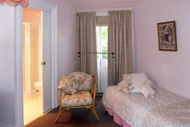 Room 7 of 49