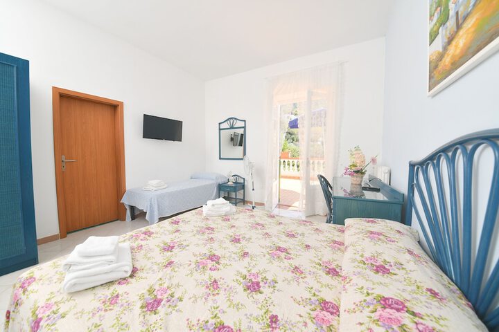 Room 44 of 86