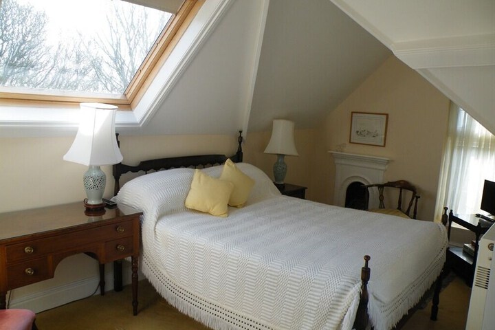 Room 3 of 15
