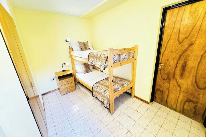 Room 25 of 77