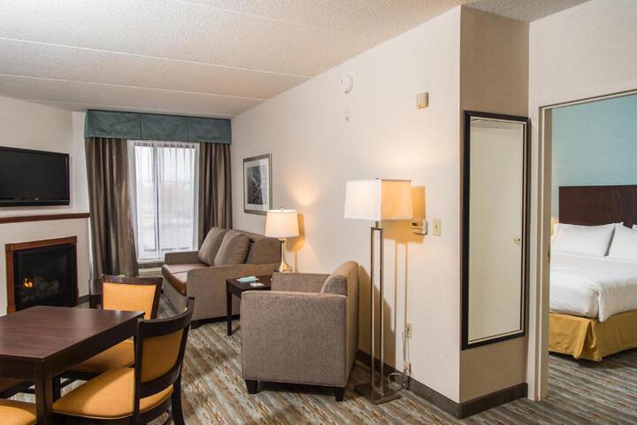 1 King Bed Suite (12 of 23)