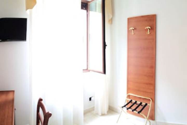 Room 16 of 31