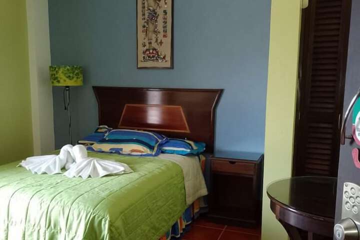 Room 5 of 37