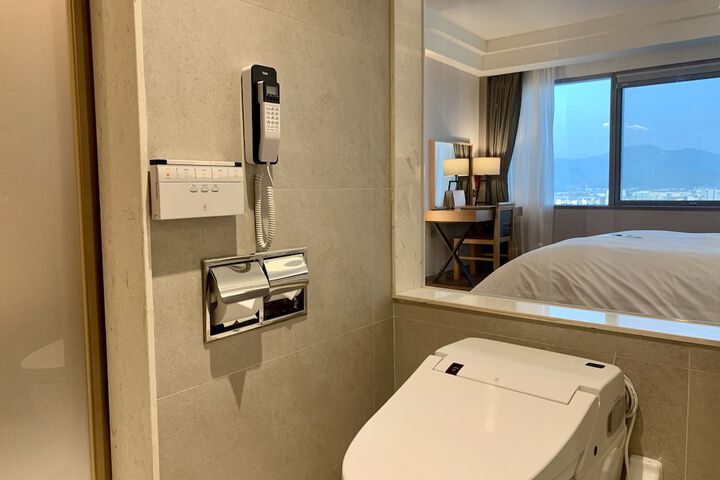 Room 4 of 81