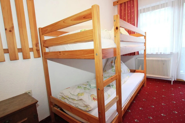 Room 5 of 20