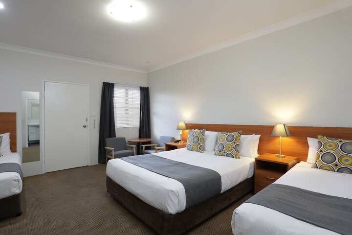 Room 5 of 31