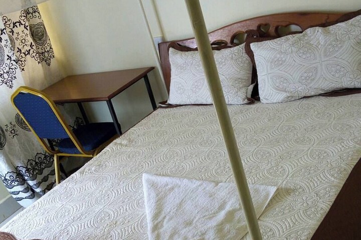 Room 7 of 28
