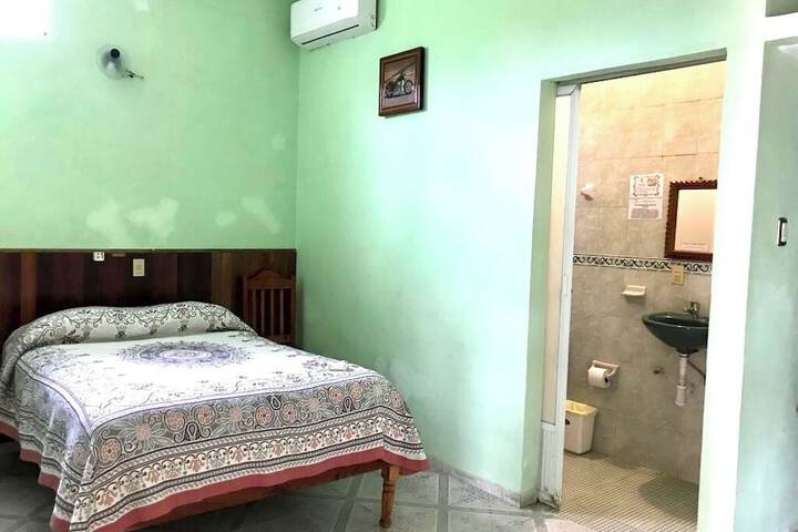 Room 5 of 9