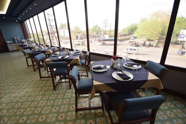 Dining 7 of 7