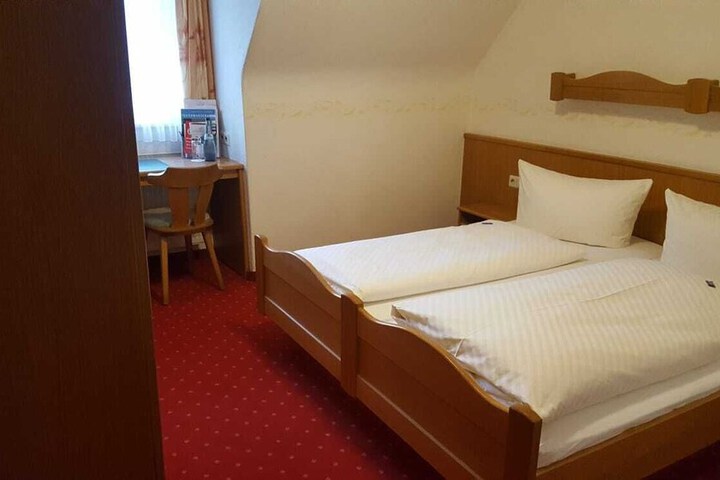 Room 10 of 53