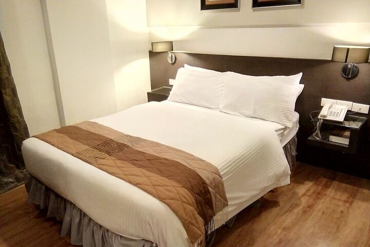 Room 15 of 66