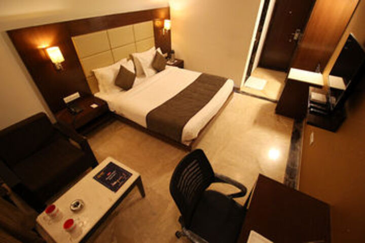 Room 27 of 45