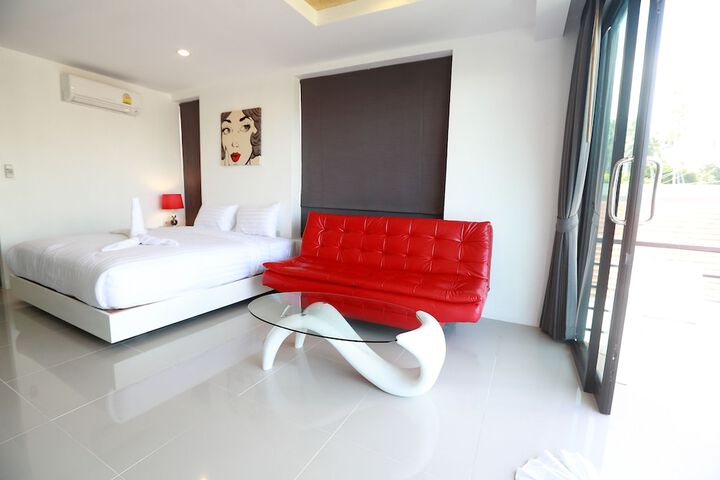 Room 7 of 28