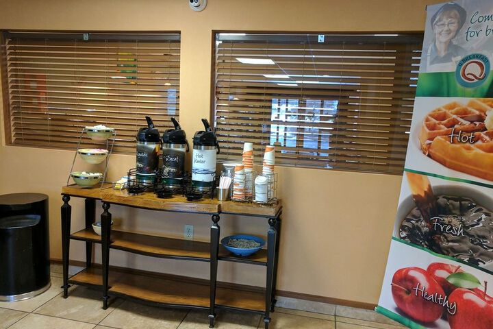 Breakfast/Coffee Service 22 of 33