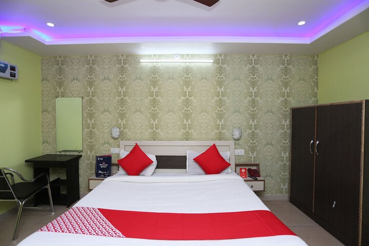 Room 16 of 32