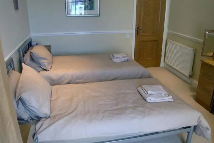 Room 3 of 12