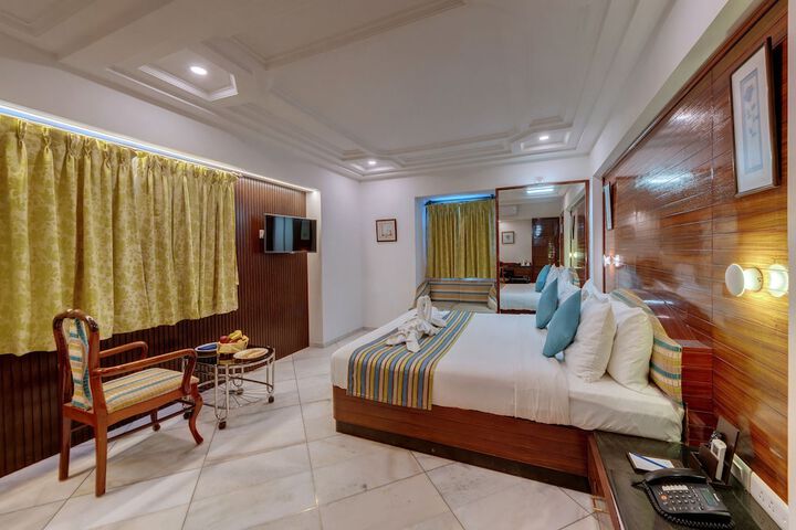Room 12 of 19