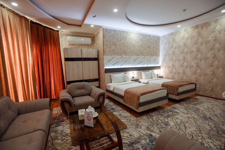 Lounge 64 of 95