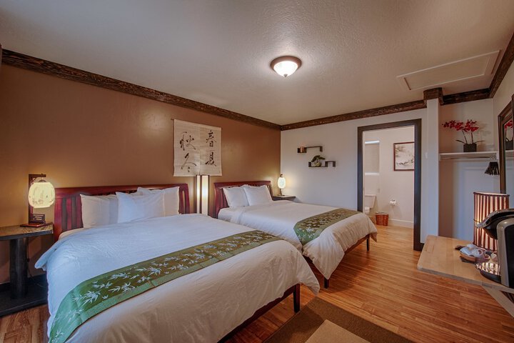 Room 5 of 16