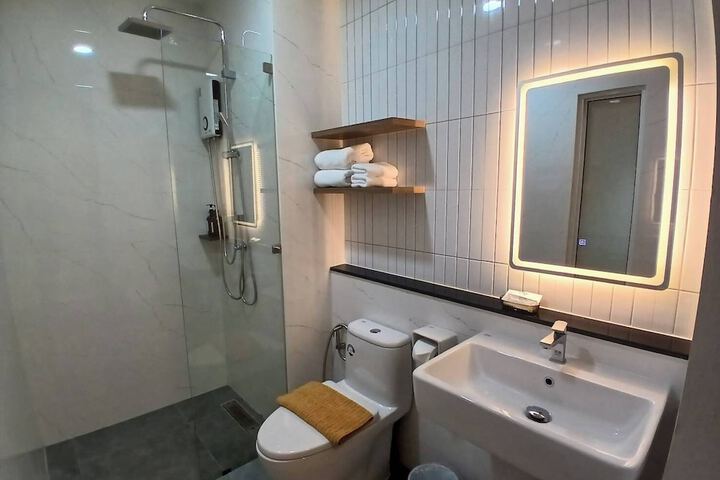 Room 14 of 22