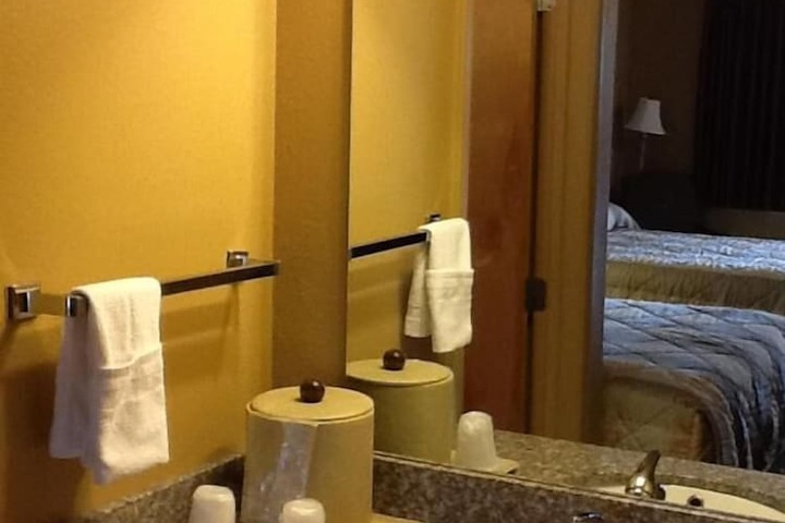 Room 25 of 34