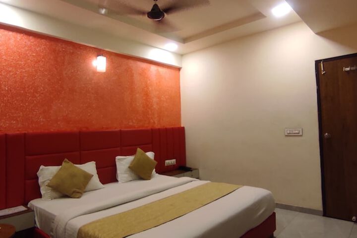 Room 17 of 44