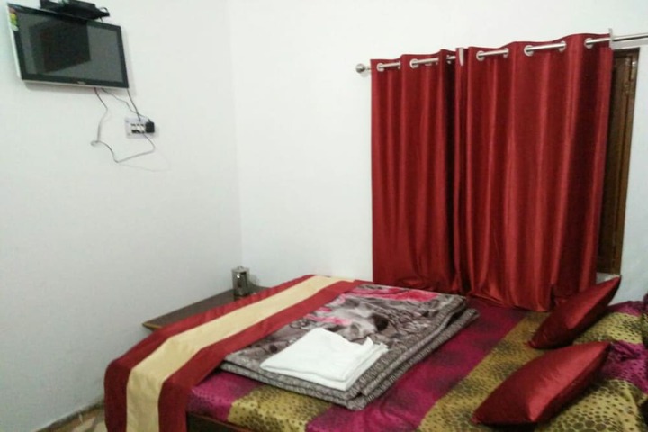 Room 4 of 4