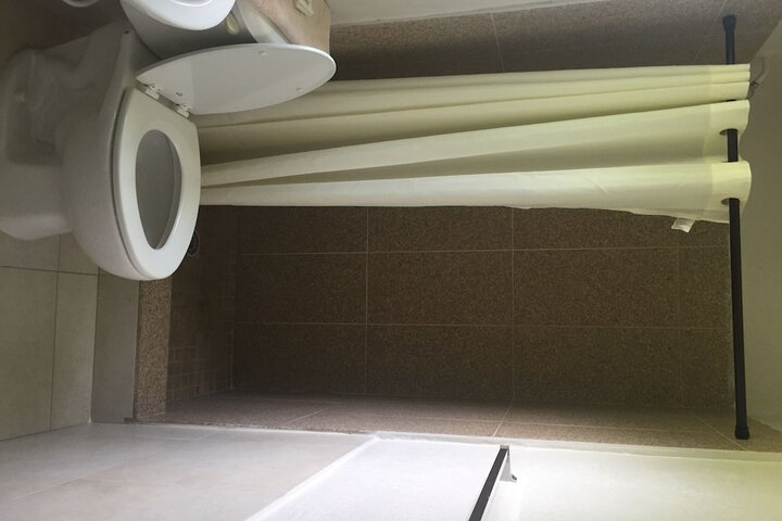 Room 14 of 32