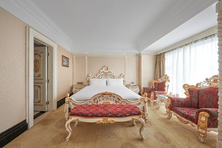 Room 3 of 91