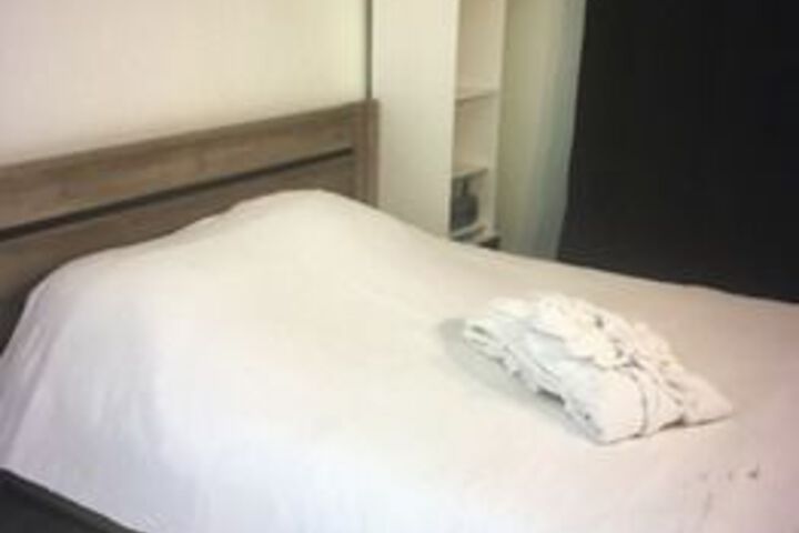 Room 12 of 20