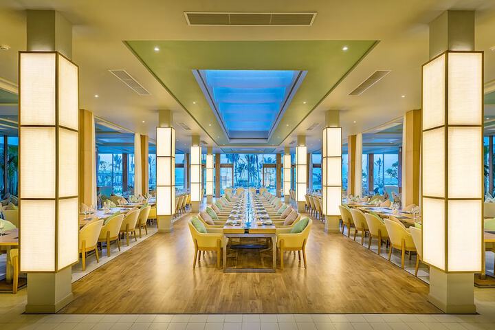Dining 54 of 78