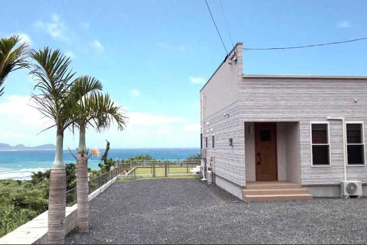 Exterior of Sol e Mar