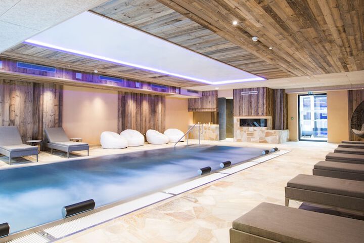 Hotel with Pool