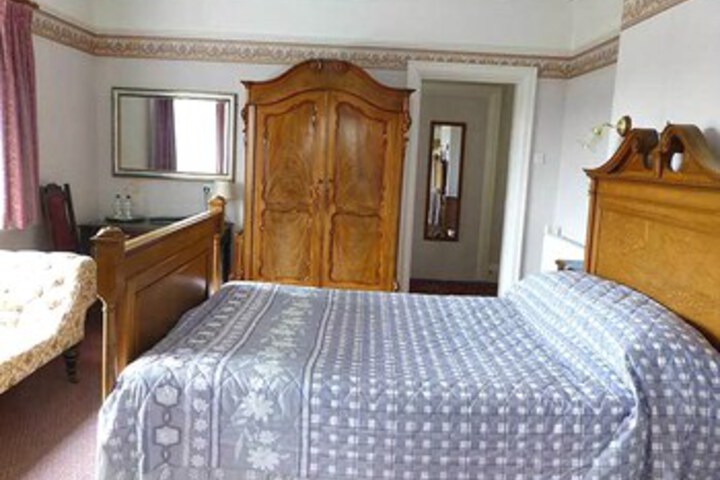 Room 43 of 51