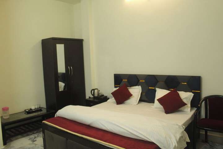 Room 7 of 22