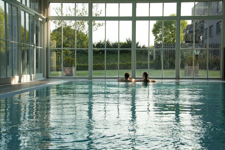 Hotel Pool