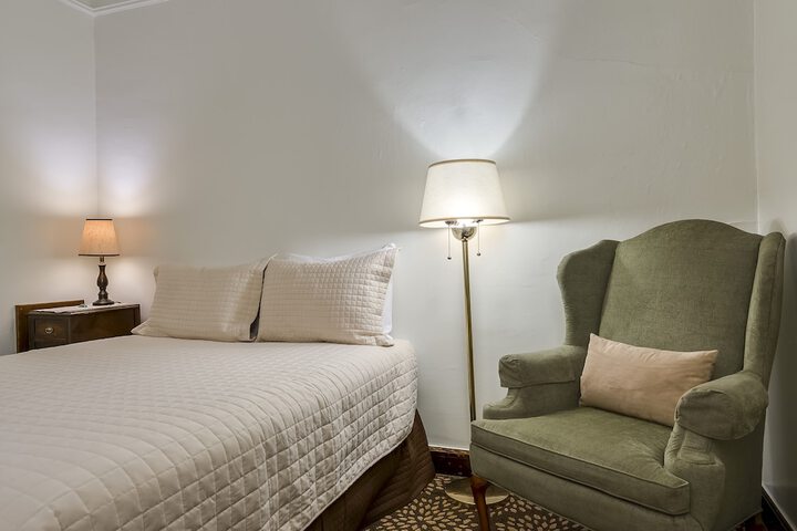 Room 17 of 42