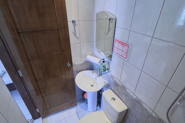 Room 52 of 69