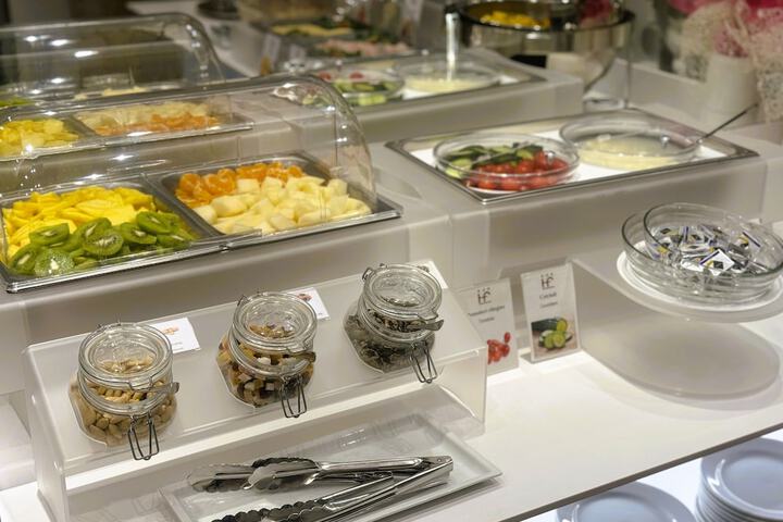 Dining 86 of 93