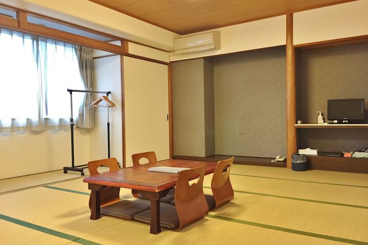 Room 17 of 74