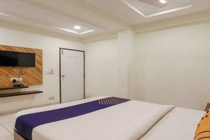 Room 17 of 26