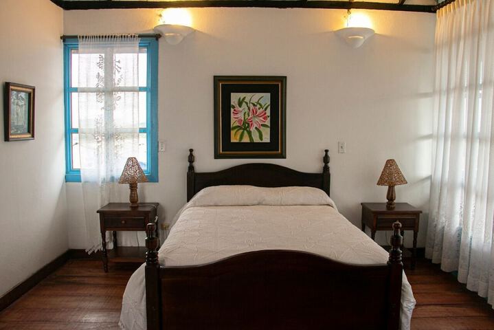 Room 6 of 33